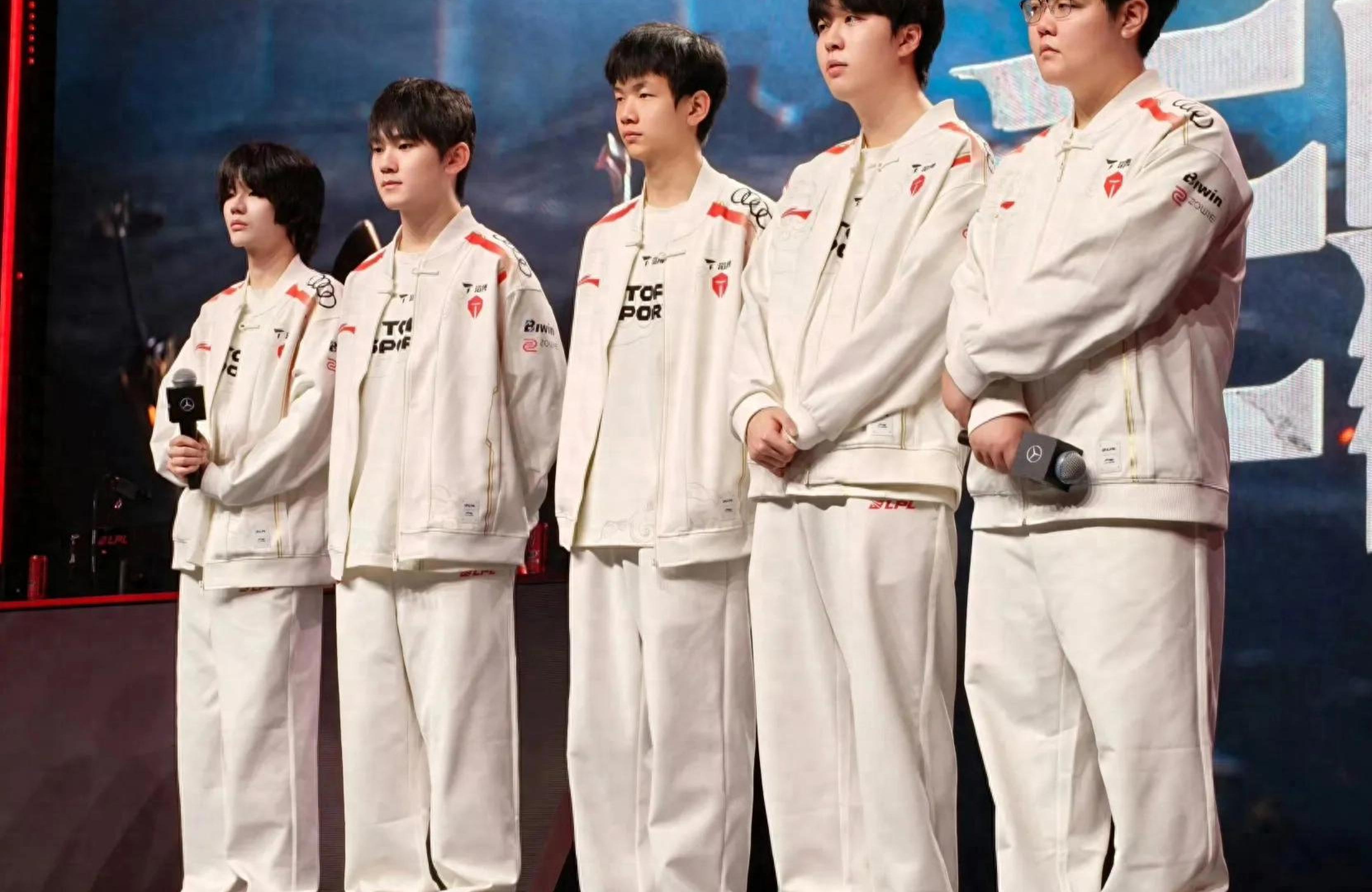 TES观众热烈欢呼!,巴特勒迎来三赛季出色发挥全场沸腾不已 TES观众热烈欢呼!,巴特勒迎来三赛季出色发挥全场沸腾不已