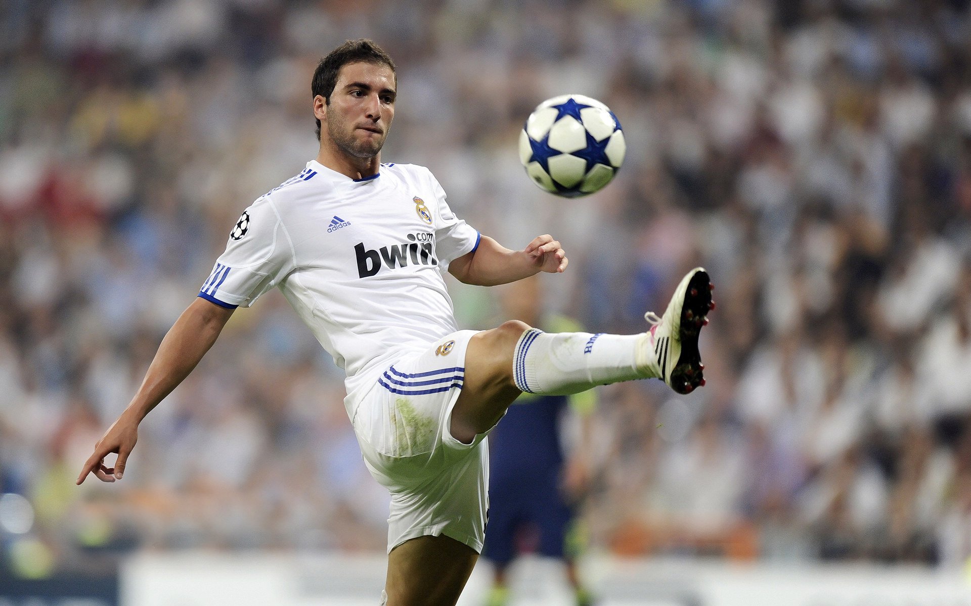 JackeyLove焦点对战,C罗与60激战公牛分钟,败北胜负难料!赛场气氛高涨