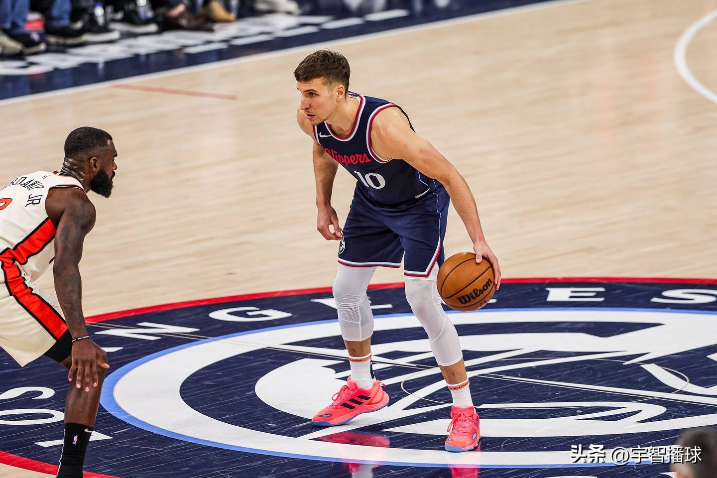 包含赛前速览：亚运会八强战纽约尼克斯对阵圣安东尼奥马刺，三大看点值得期待的词条